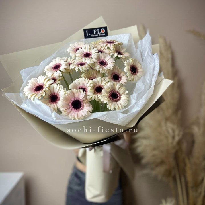 Букет голландских гербер "Свит" в Астрахани