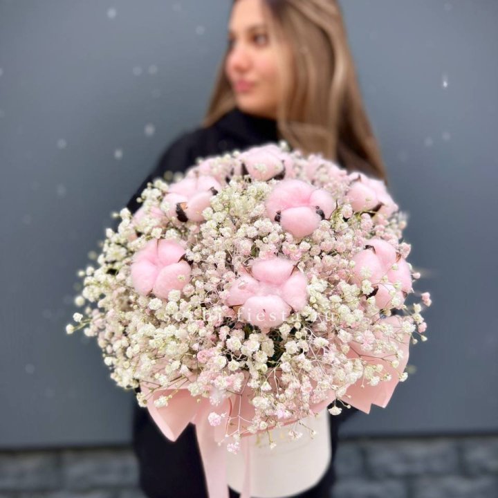 Гипсофилы с хлопком в шляпной коробке в Астрахани