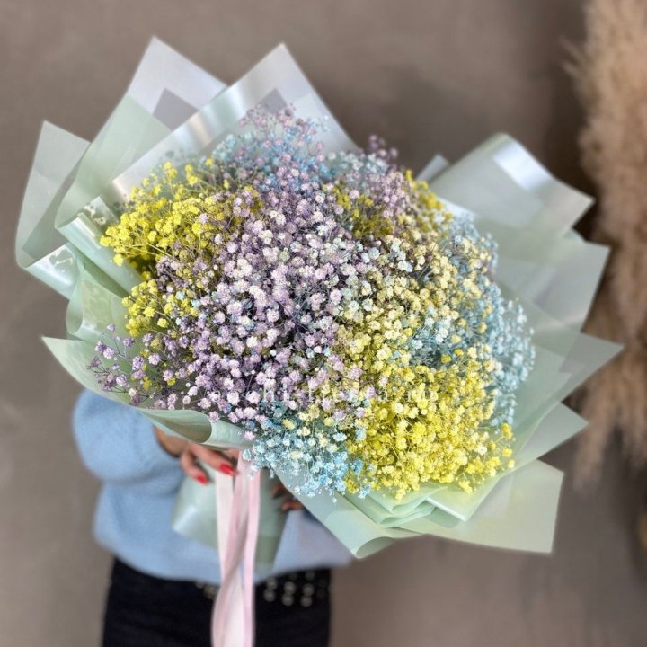 Букет радужных гипсофил в Астрахани