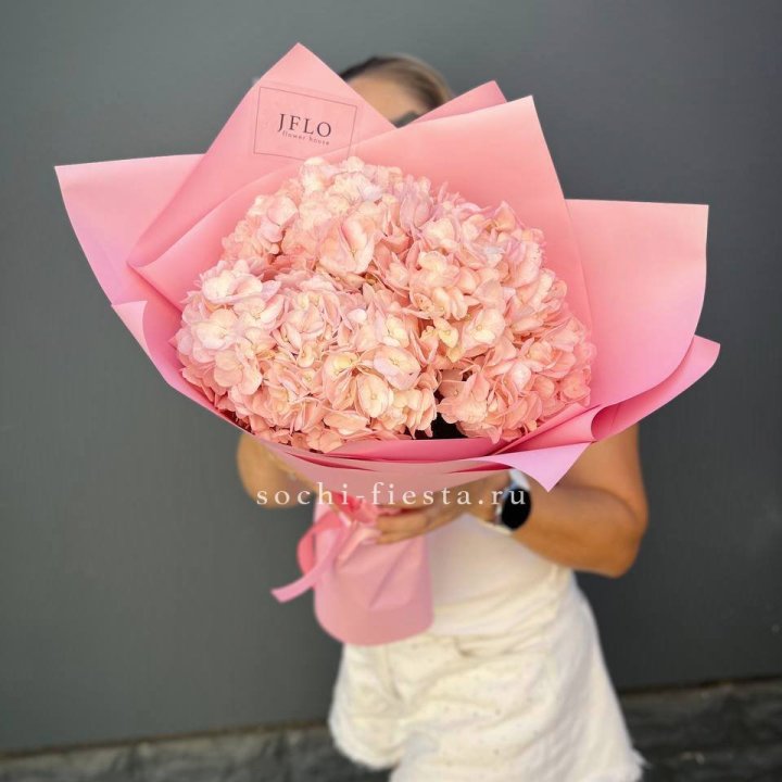 Букет гортензий "Крем" в Астрахани