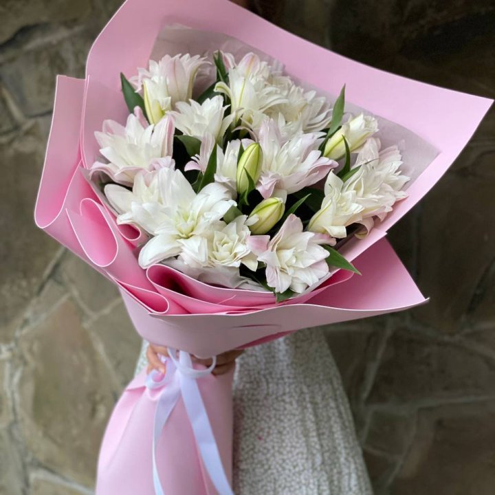 Букет пионовидных лилий №1 в Астрахани