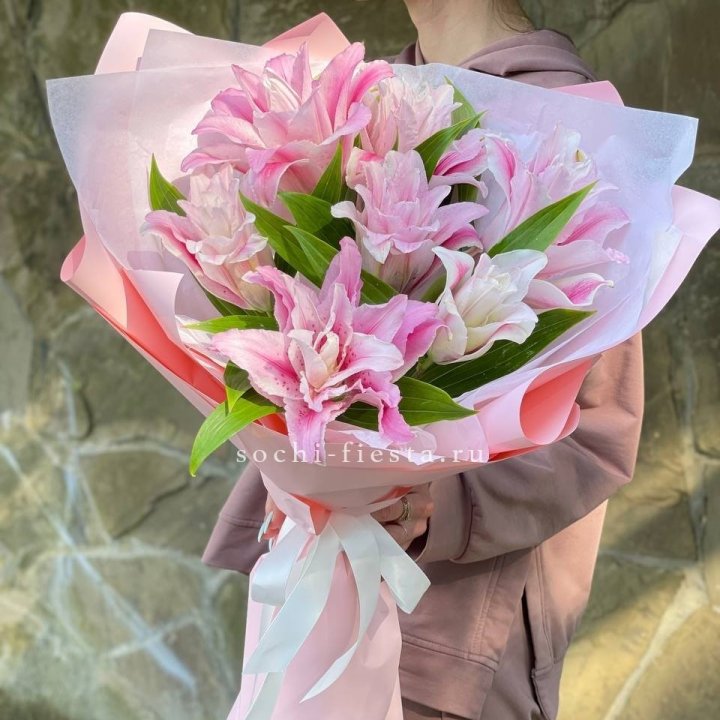 Букет пионовидных лилий №2 в Астрахани