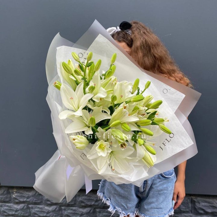 Букет  лилий "Воздушный"  в Астрахани