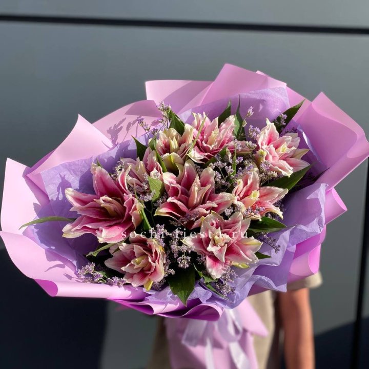 Букет пионовидных лилий №4 в Астрахани