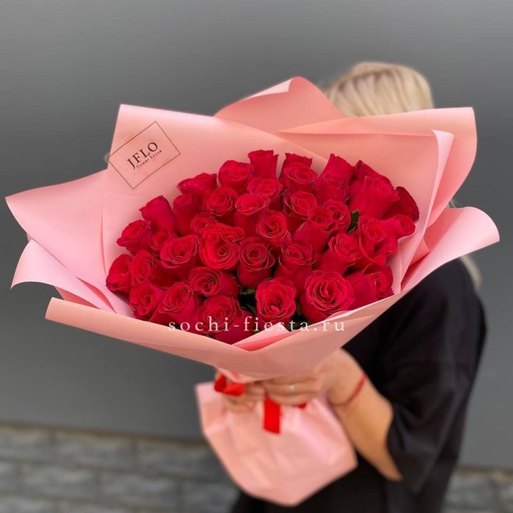 35 красных роз в Астрахани
