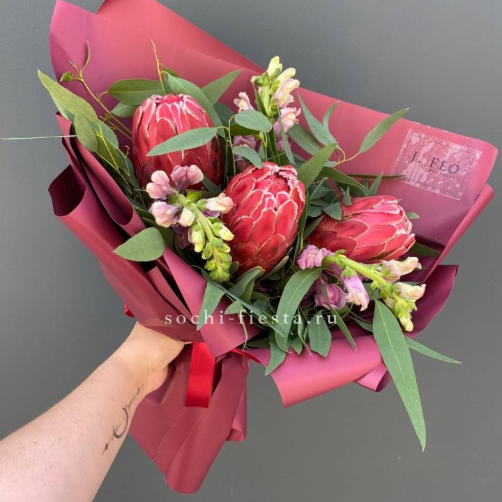 Букет из протеи "Квин" в Астрахани