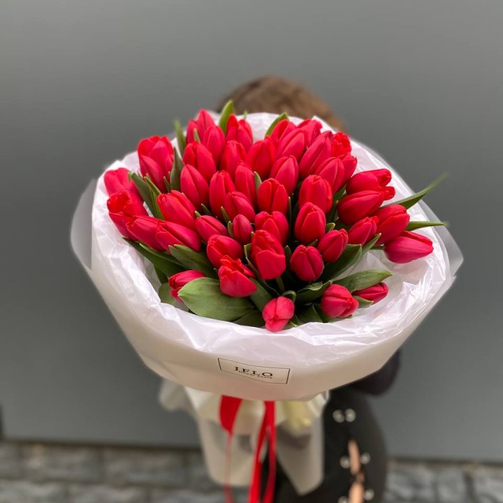 51 тюльпан "Любовь" в Астрахани