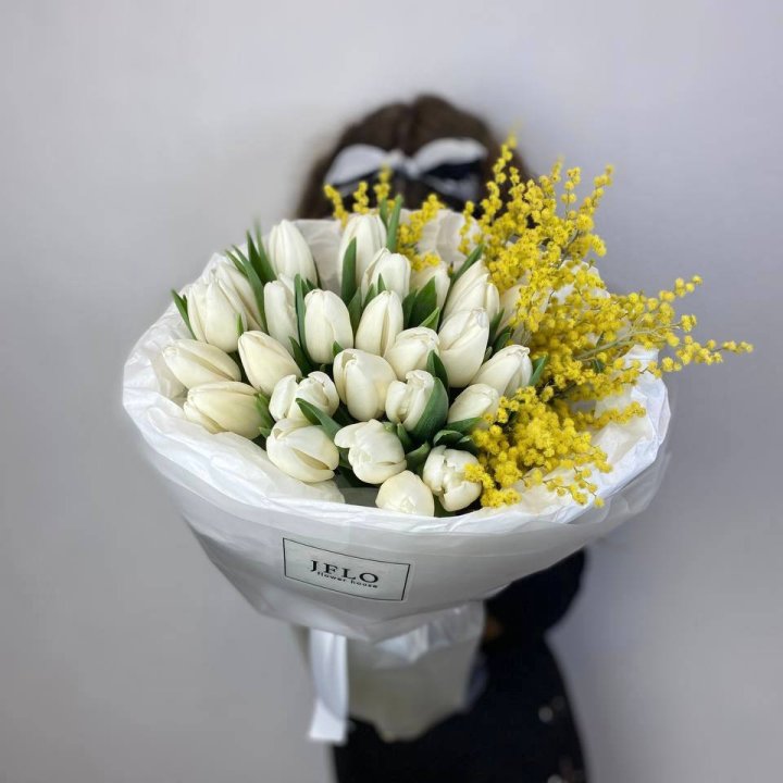 Дуо тюльпан и мимоза в Астрахани