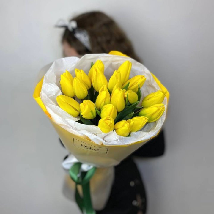  19 жёлтых тюльпанов в Астрахани