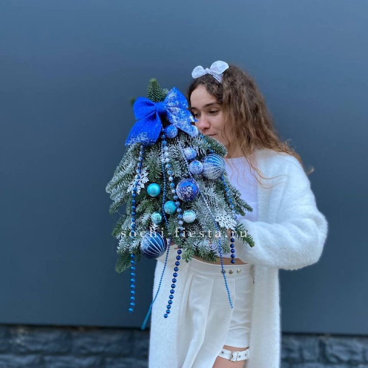 Новогодняя елочка "Блю" в Астрахани