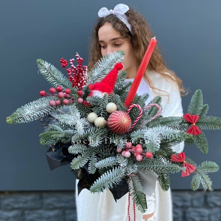 Композиция в бокале красная в Астрахани