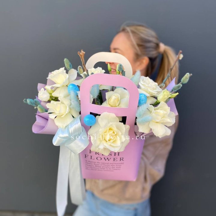 Цветочная сумочка "Пасхальная композиция" в Астрахани