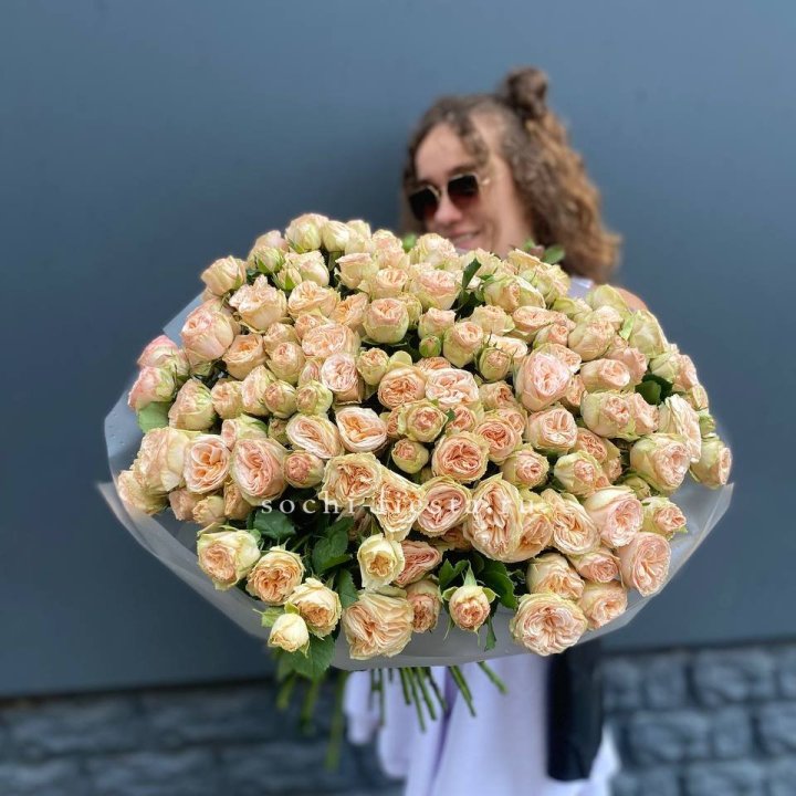 51 пионовидная роза в Астрахани