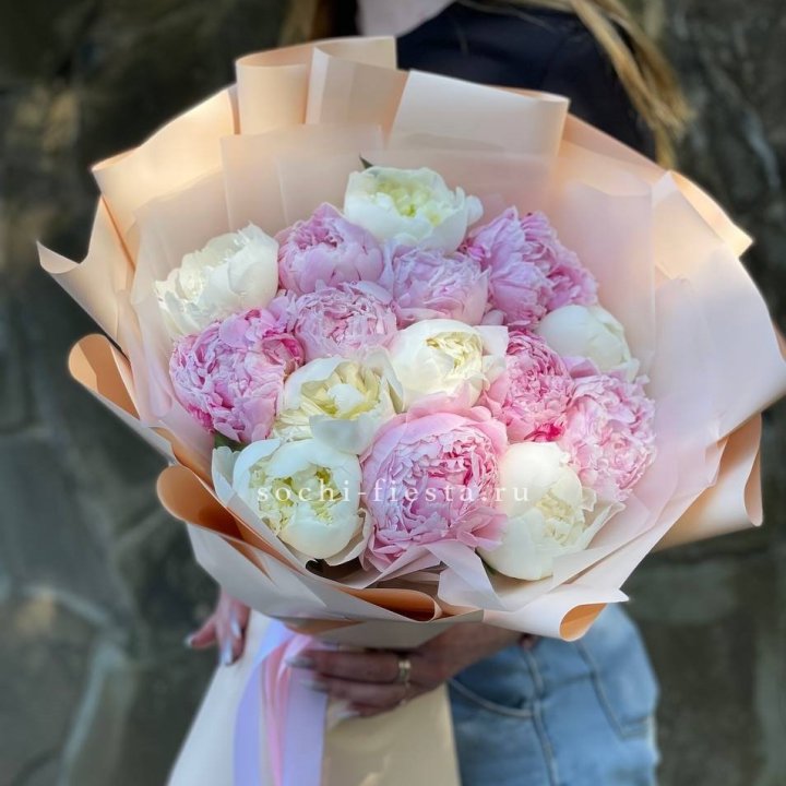 Букет 15 зефирных пионов в Астрахани
