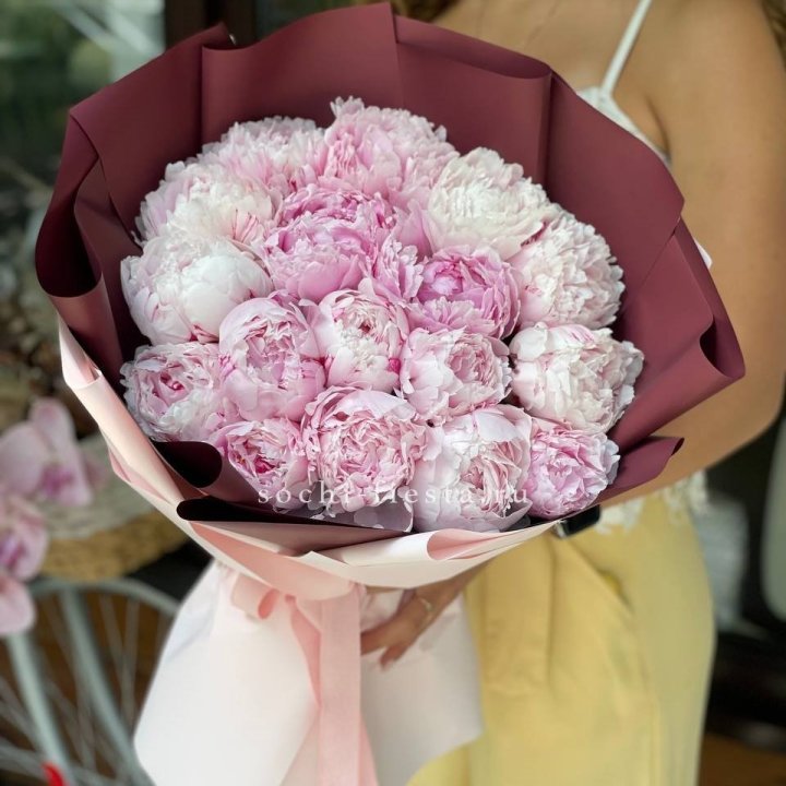 Букет 17 зефирных пионов в Астрахани