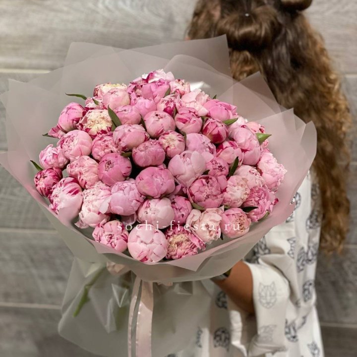 51 розовый пион в Астрахани