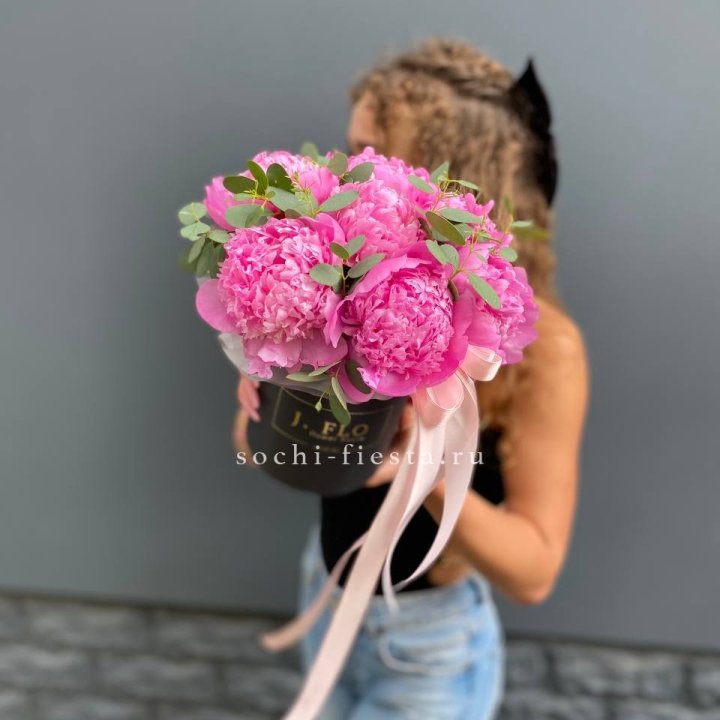 Дизайнерский цилиндр "Фломени" в Астрахани