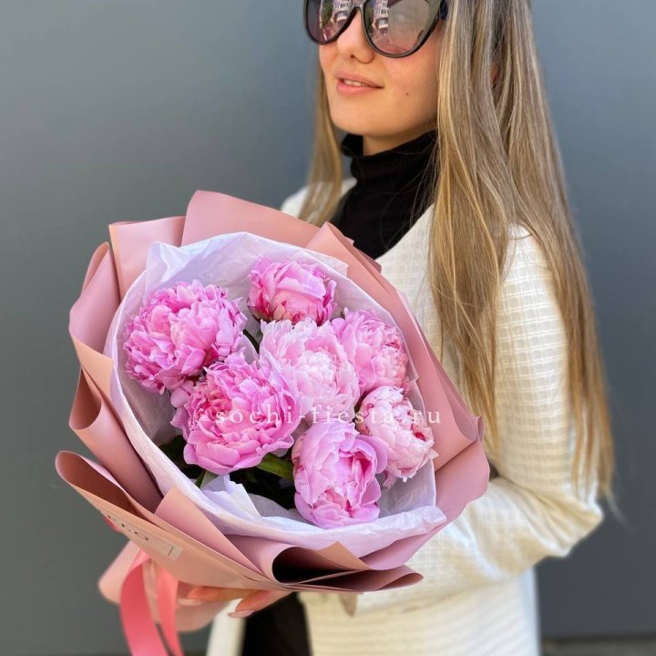 7 пионов в оформлении в Астрахани