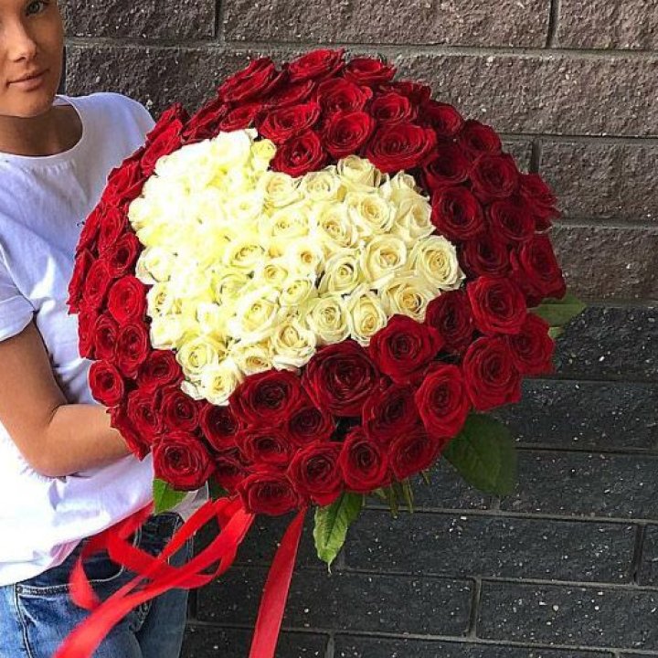 101 роза "Сердце" в Астрахани