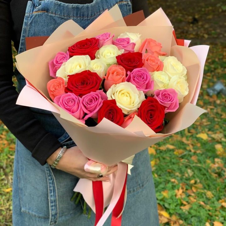 25 роз "Карусель" в Астрахани