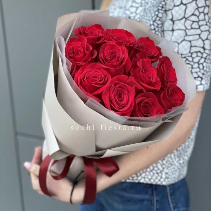 Букет красных роз "Рози" в Астрахани