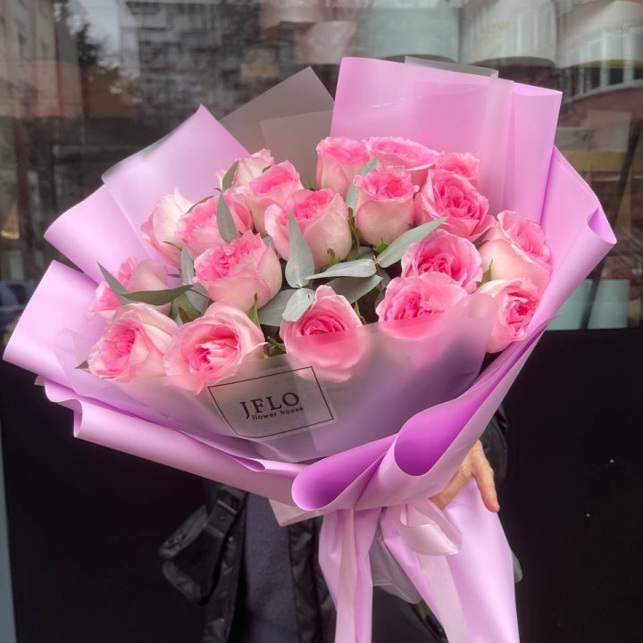  19 розовых роз в Астрахани
