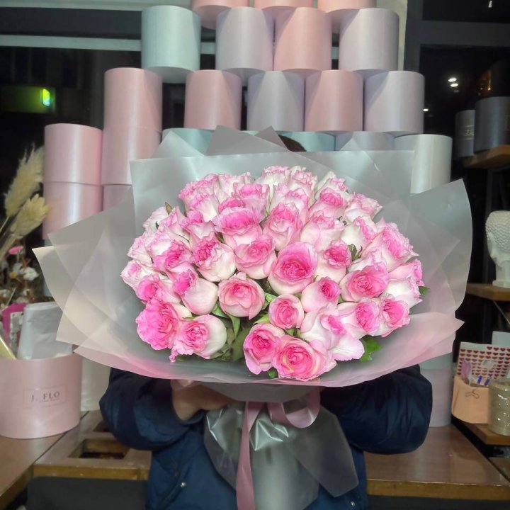  51 розовых роз в Астрахани