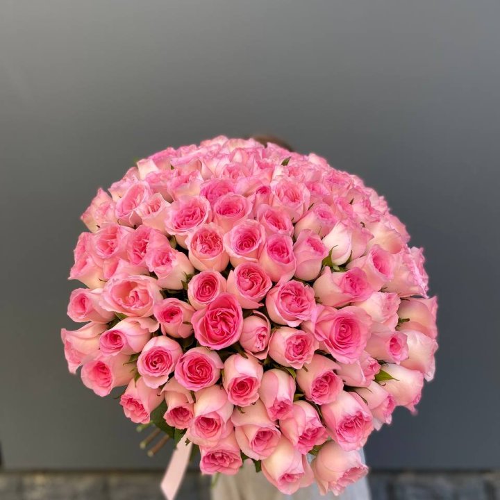 101 розовая роза в Астрахани