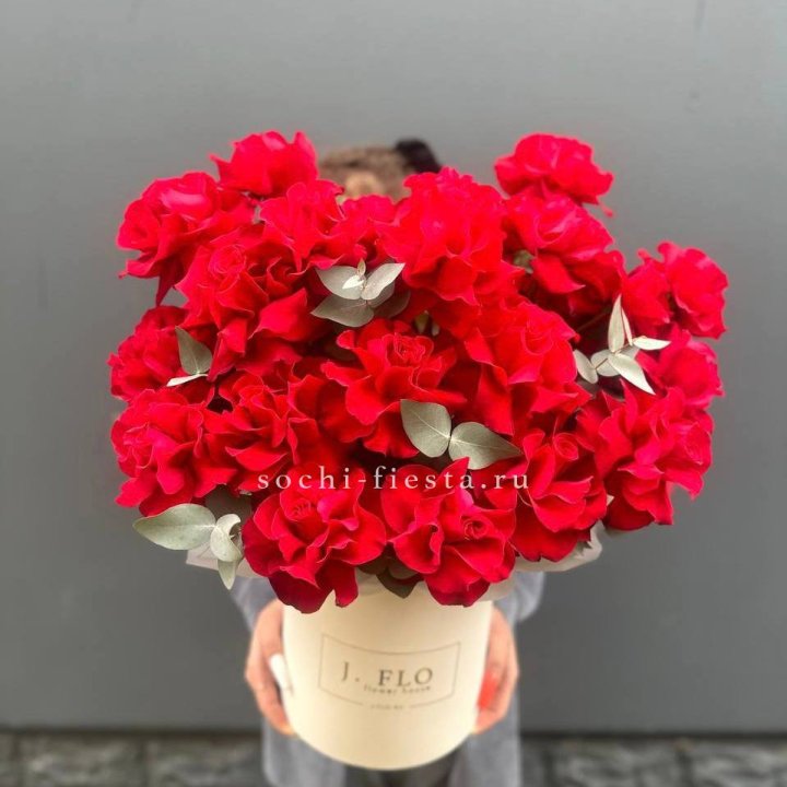 35 Французских роз в боксе в Астрахани