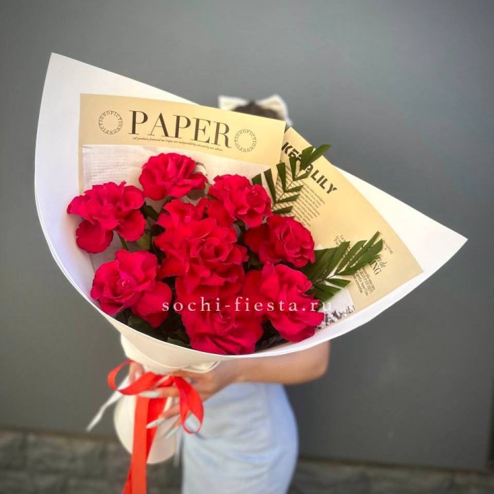 9 Красных французских роз Чико в Астрахани