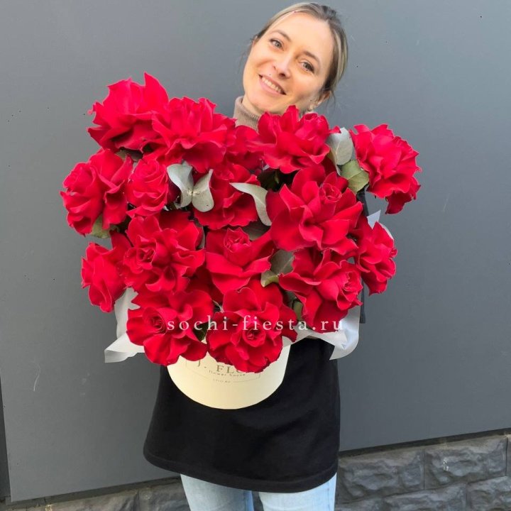 17 Французских роз в боксе в Астрахани