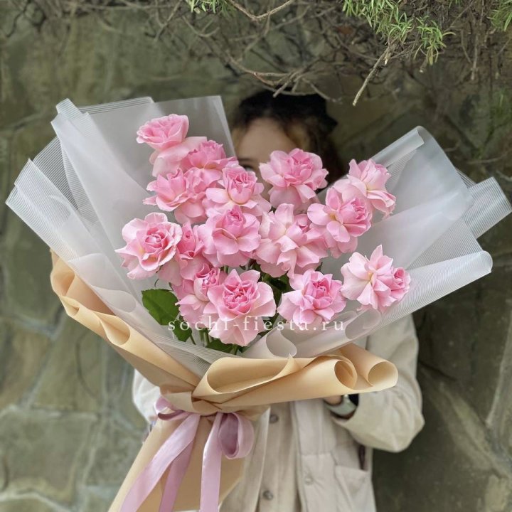 Букет из 15 французских роз Пинк дрим в Астрахани