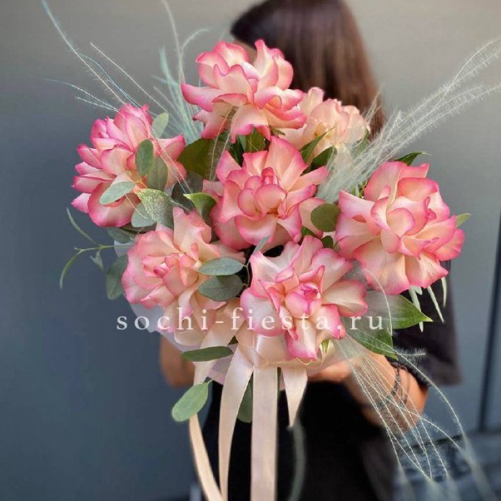 9 Французских роз Джумилия в боксе в Астрахани