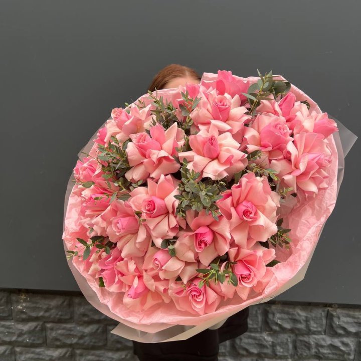  25 розовых французских роз в Астрахани