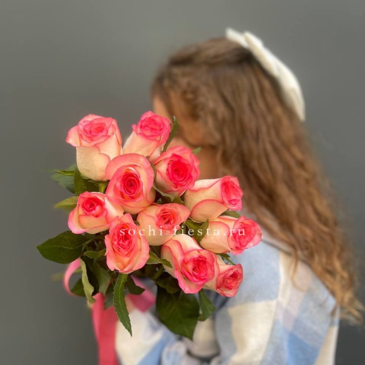 11 роз "Джумилия" в Астрахани