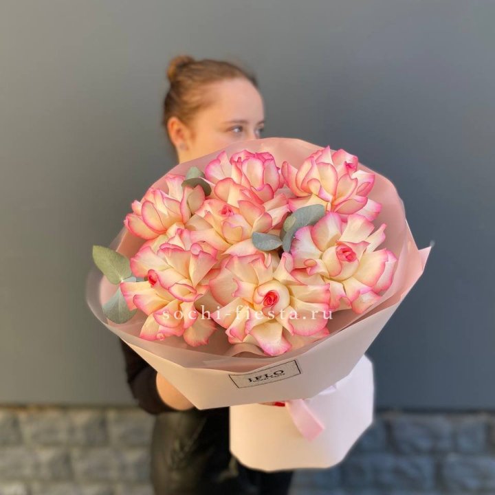 7 французских роз Джумилия в Астрахани
