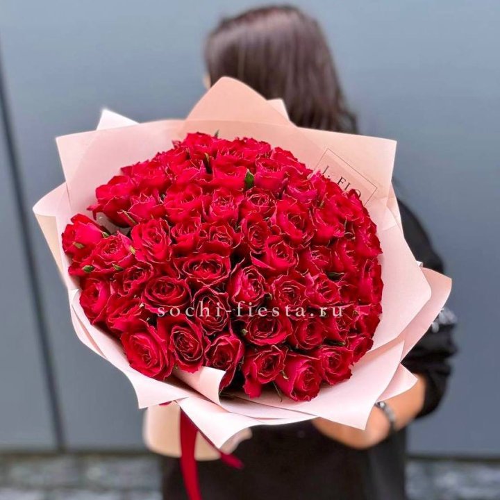 55 кенийских роз в Астрахани