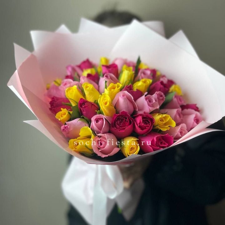 Букет из 51 розы Микс (Кения) в Астрахани