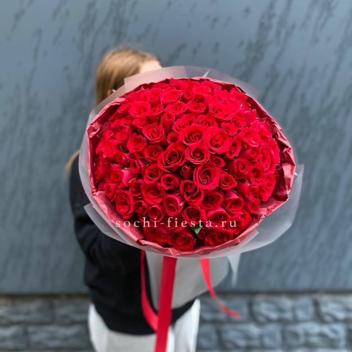 101  красная кенийская роза  в Астрахани