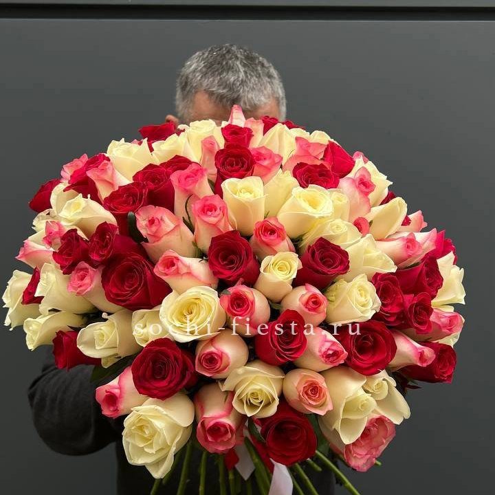 101 разноцветная роза "Джули" в Астрахани
