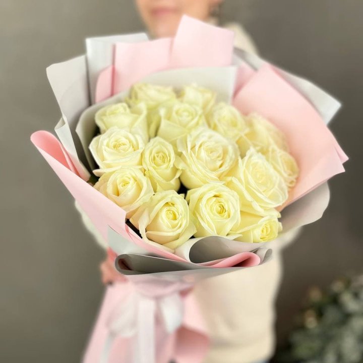 15 белых роз пудра в Астрахани