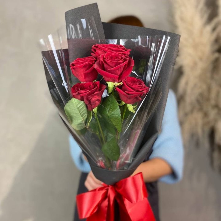 5 роз ред наоми в Астрахани