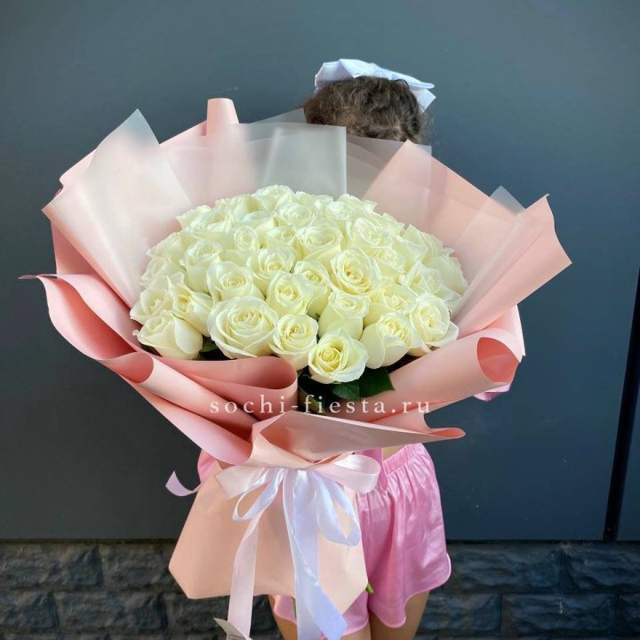 35 белых роз в Астрахани
