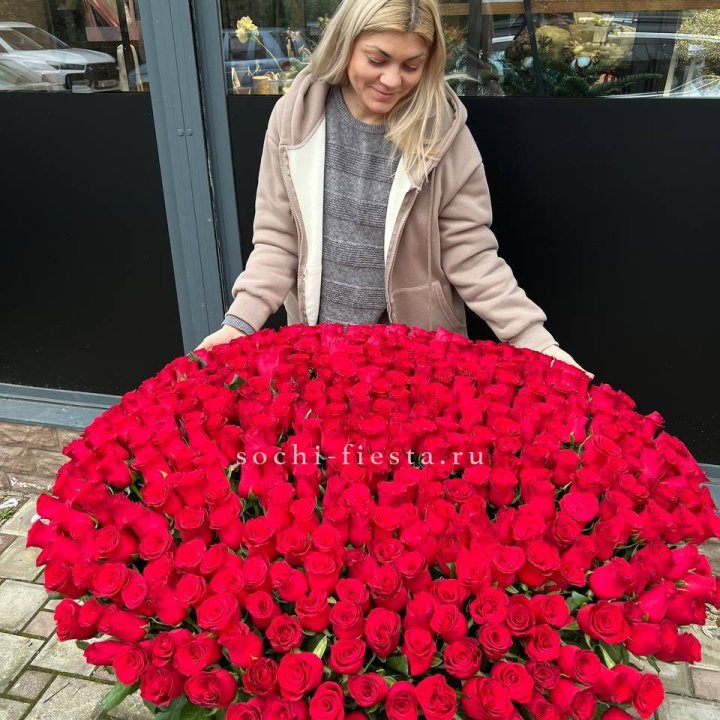 501 красная роза в корзине в Астрахани