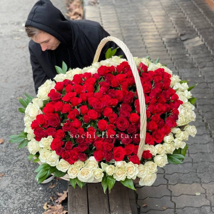 201  роза в корзине   в Астрахани