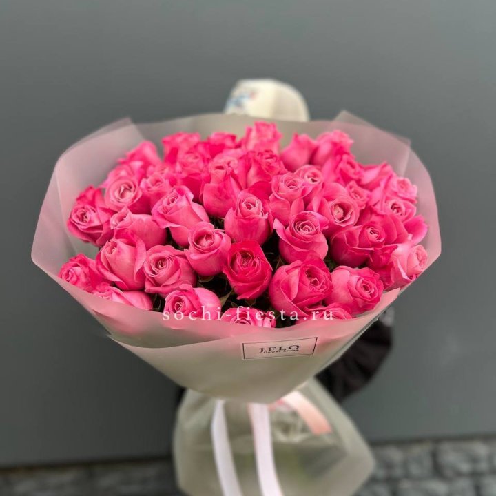 Роза малиновая в Астрахани