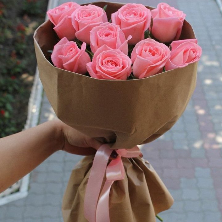 9 розовых роз в Астрахани