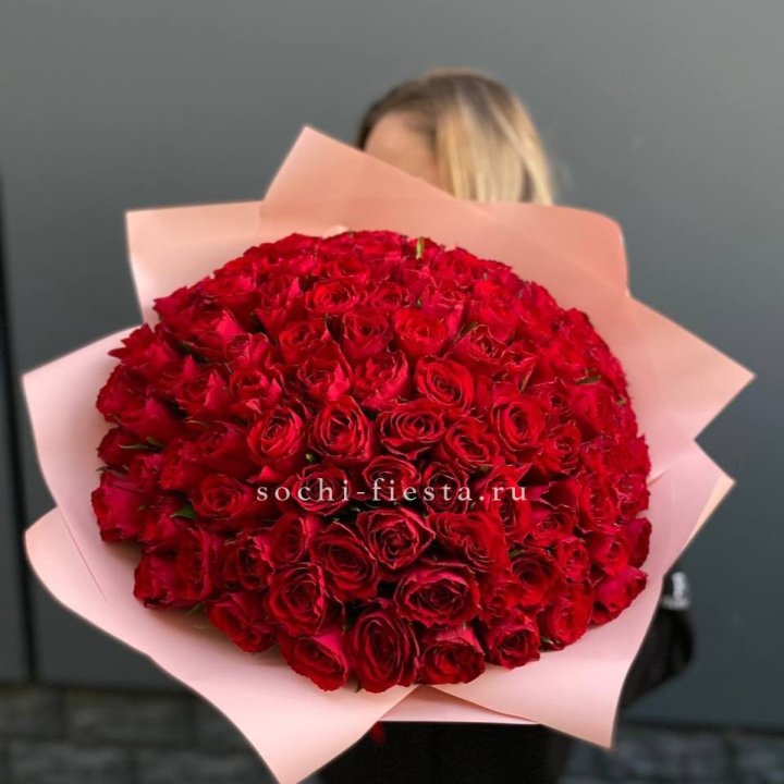 101 роза мадам ред в Астрахани