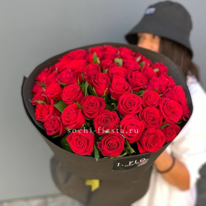 51 роза "Блек" в Астрахани