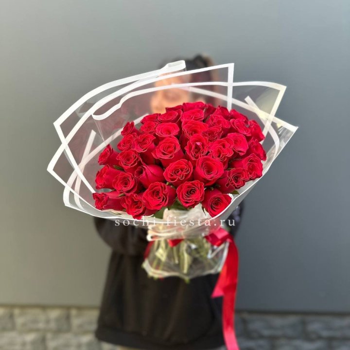 31 красная роза в Астрахани